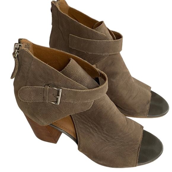 14th & Union Block Heel Peep Toe Bootie Size 9 Boho Academia Classic - Picture 1 of 9